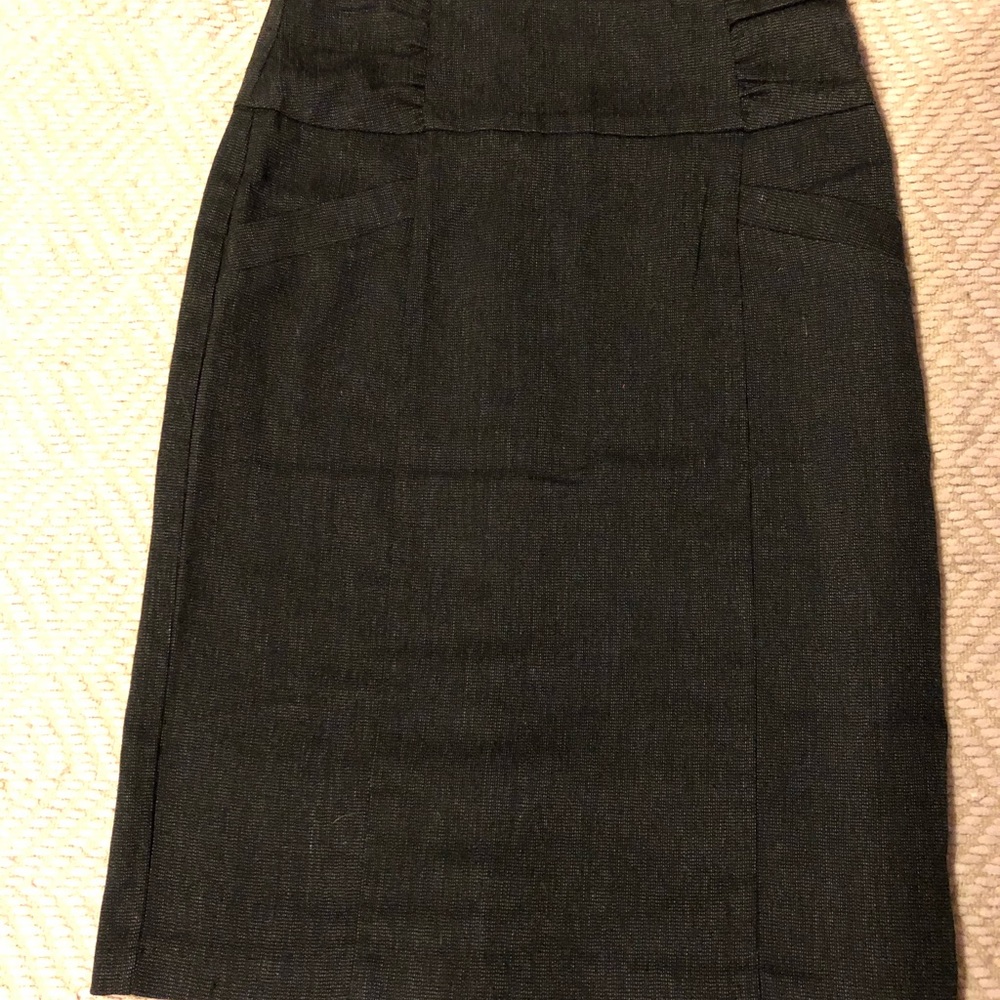 Gray pencil skirt